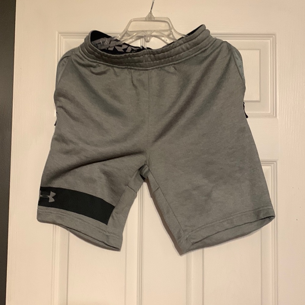 Mens Under Armour Fitted Shorts Used